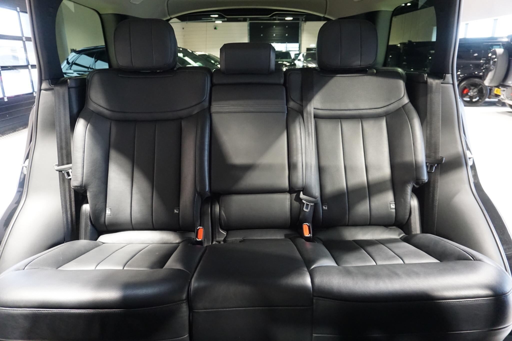 Land Rover Range Rover 3.0 P400 MHEV HSE SUV 5dr Petrol Auto 4WD Euro 6 (s/s) (400 ps)